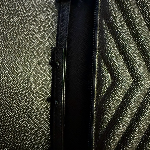 Yves Saint Laurent Black Chevron Clutch Like new condition authentic - Picture 8 of 10